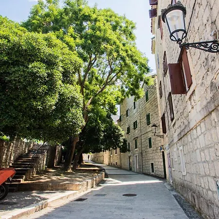 شقة Karoca سبليت